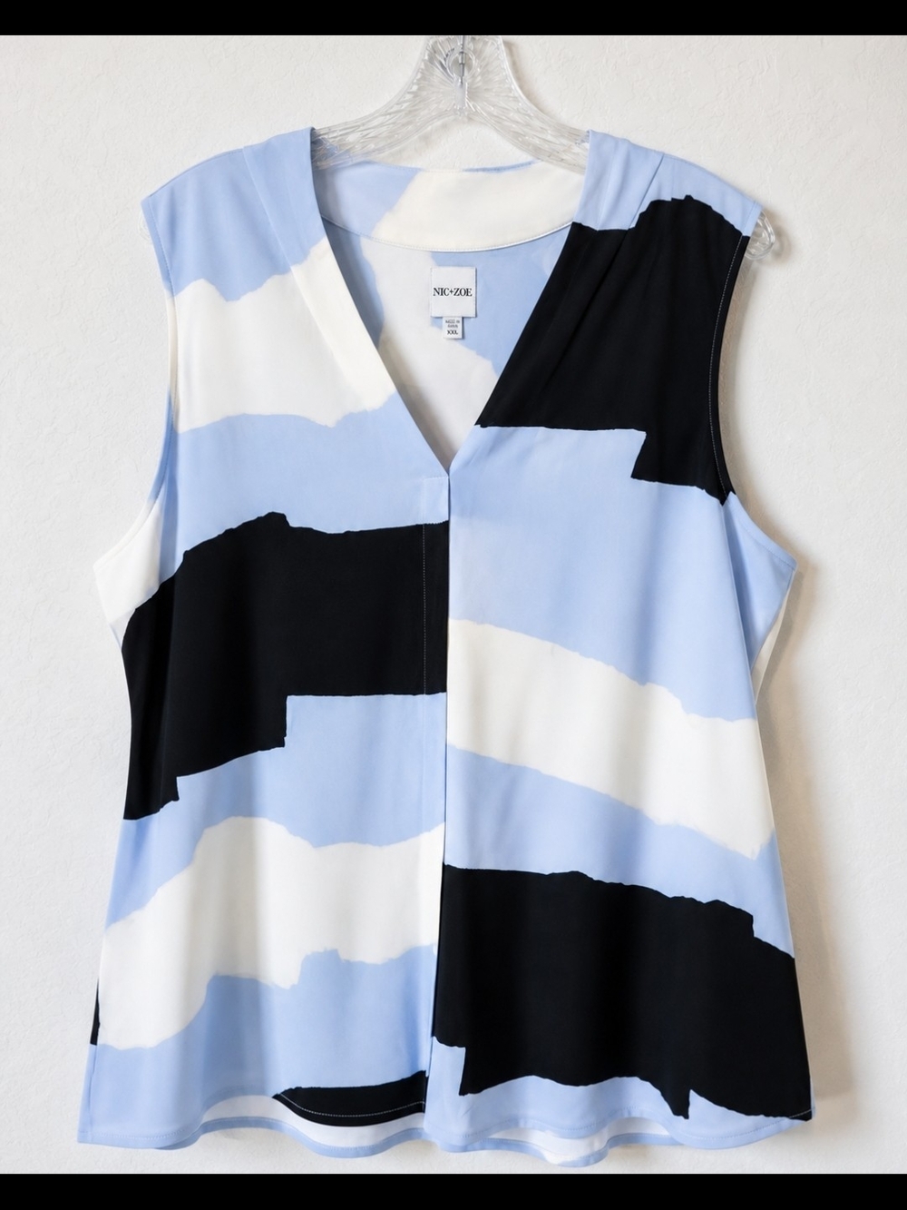 NIC+ZOE Light Blue Black White Sleeveless V-Neck Abstract Stripe Top